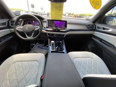 2024 Volkswagen Atlas Cross Sport 2.0T SEL Premium R-Line