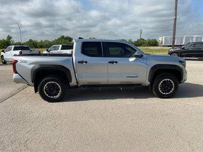 2024 Toyota Tacoma 4WD SR5