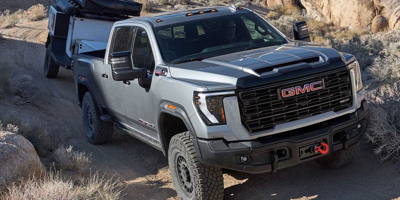 Versatile heavy-duty pickup truck